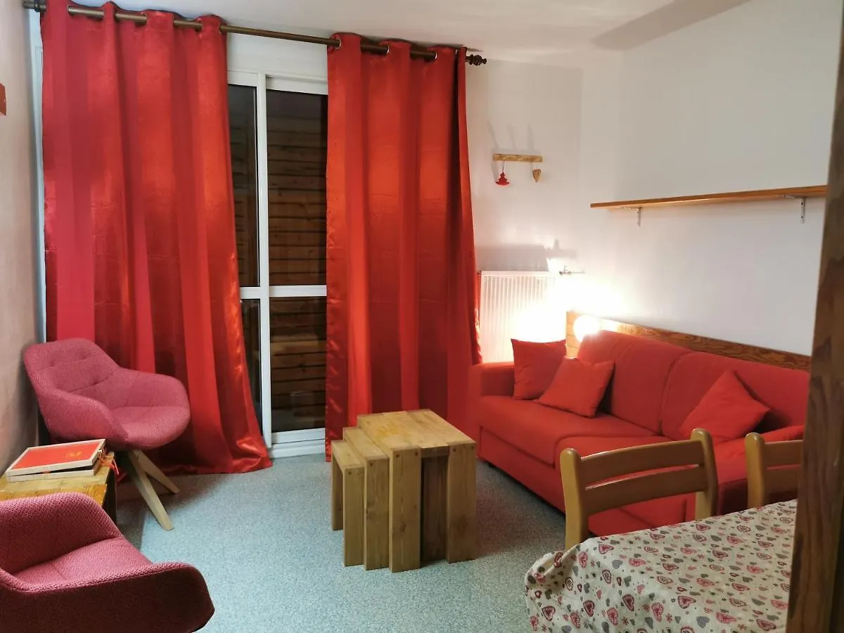Joli studio terrasse face aux pistes SuperDevoluy